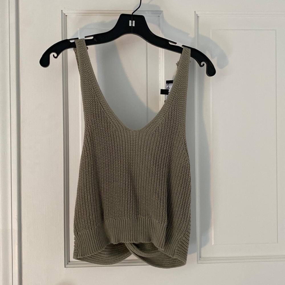 LuLus Crop Top. Never Worn!